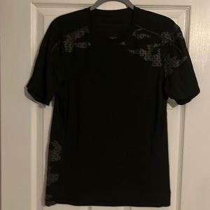 Lululemon t shirt